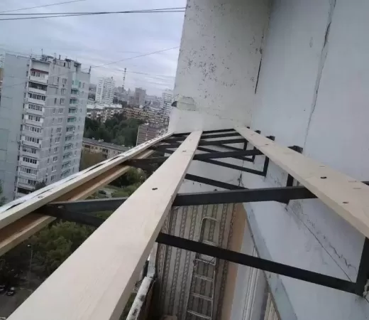 Независимая крыша над балконом в Зеленограде