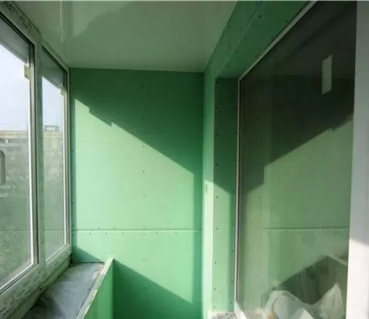 Отделка стен балкона гипсокартоном в Зеленограде