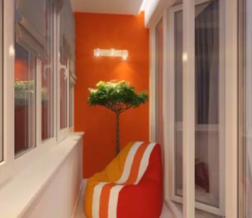 Теплое остекление балкона с окраской в оранжевый в Зеленограде