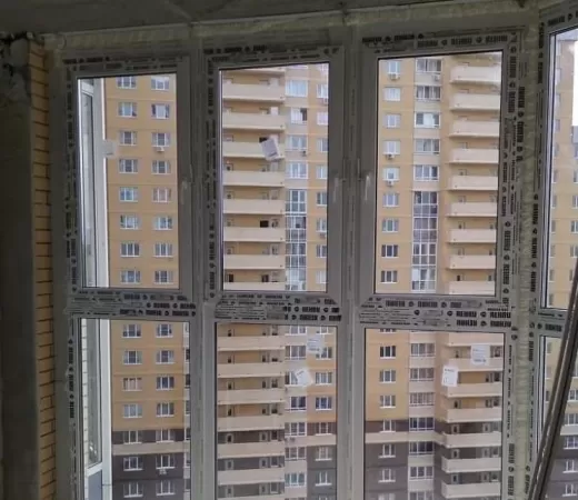 Теплое панорамное остекление лоджии пластиковыми окнами REHAU в Зеленограде