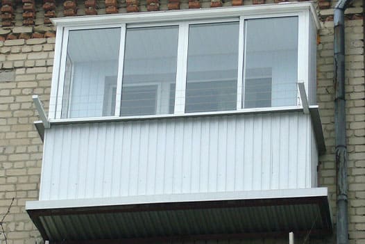 Отделка балконов профнастилом